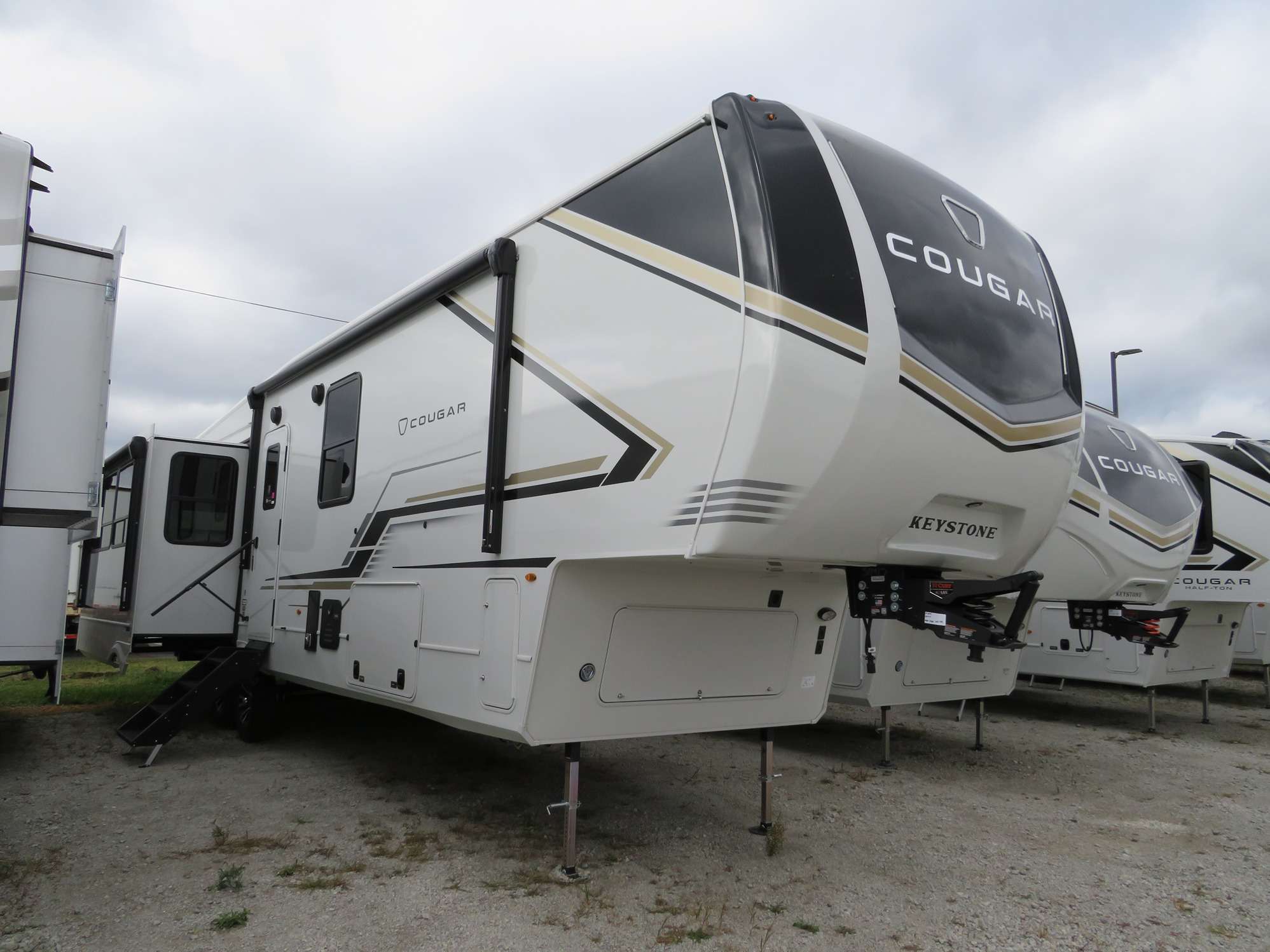 2026 COUGAR 355FBS 3 IMG 1553 3