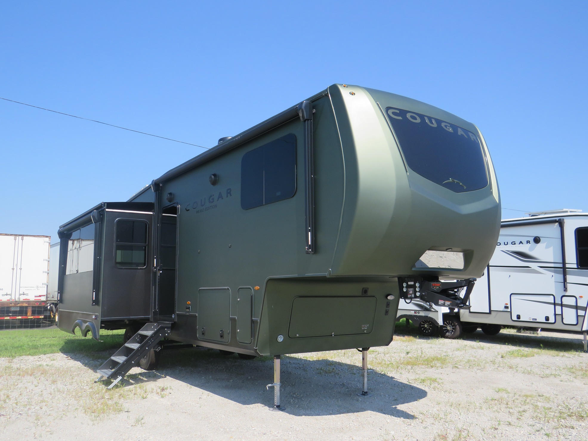 2025 COUGAR 290RLS 1 IMG 2555 2