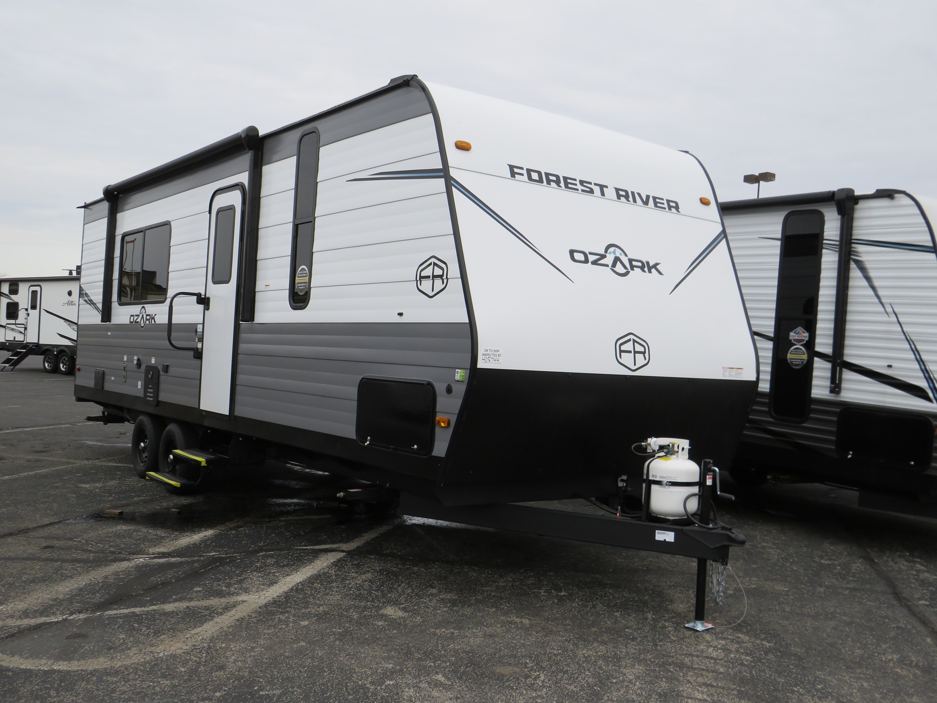 2025 OZARK 2300RB 5 IMG 7620