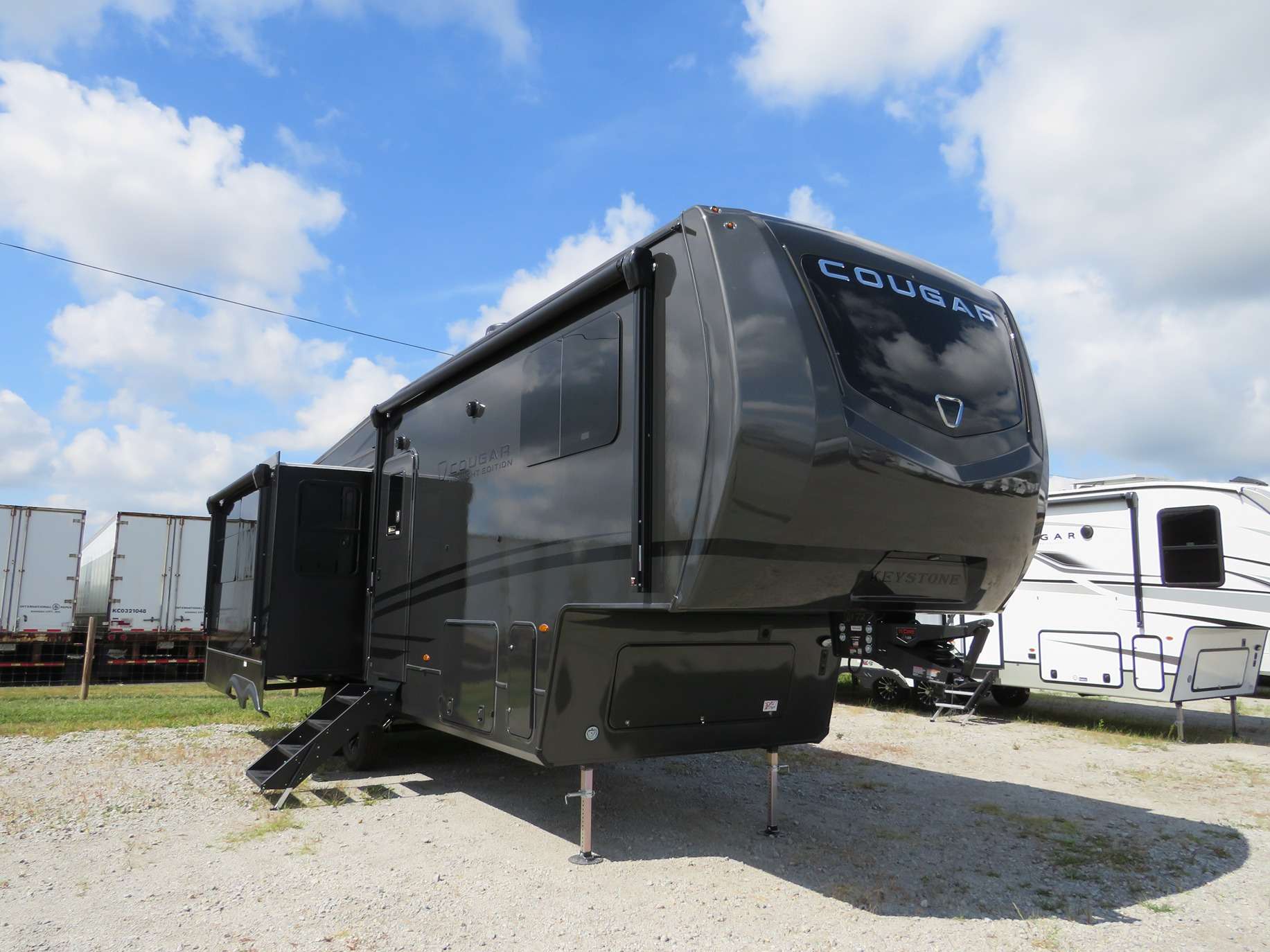 2026 COUGAR 290RLS 2 IMG 8183 3